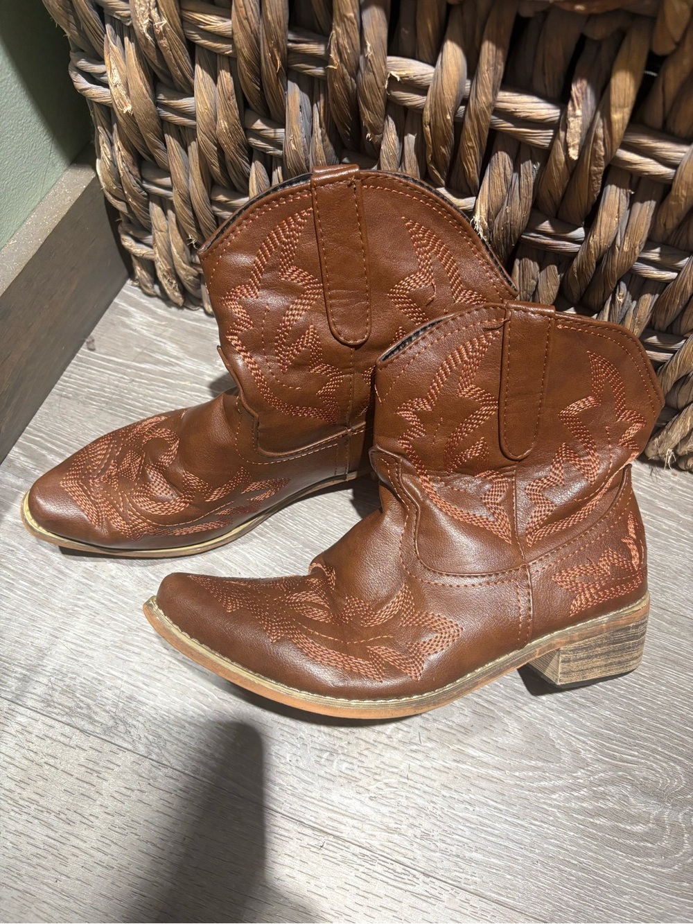 Women's Brown Western Ankle Boots - Classic Cowboy Style